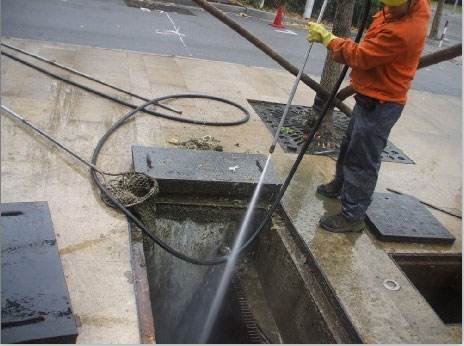 朝阳池底污泥如何清理